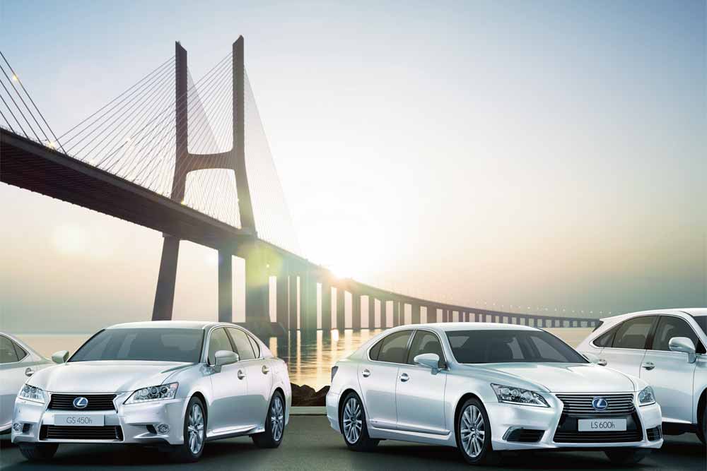 Aussenwerbung Megalight Lexus Forum Dresden